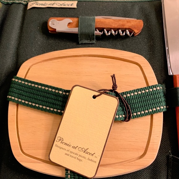 Picnic At Ascot Mini Wine & Cheese Service Set With Fold Over Carrying Case - Picture 4 of 8